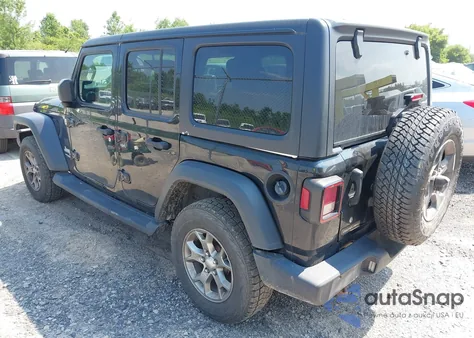 2020 Jeep Wrangler Unlimited Freedom 4X4 z USA, uszkodzony, nr VIN 1C4HJXDN7LW245233